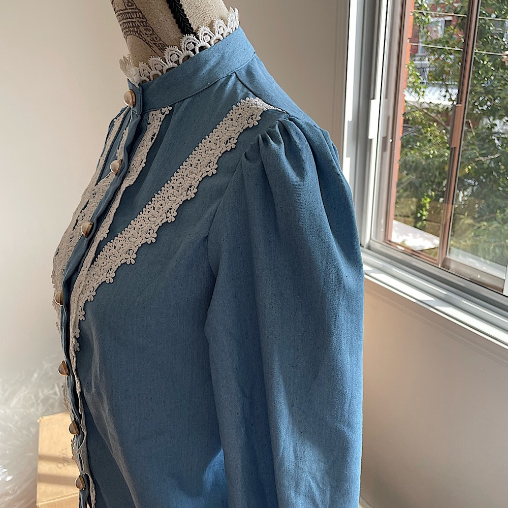Button front lace trim top - Picture 6 of 8